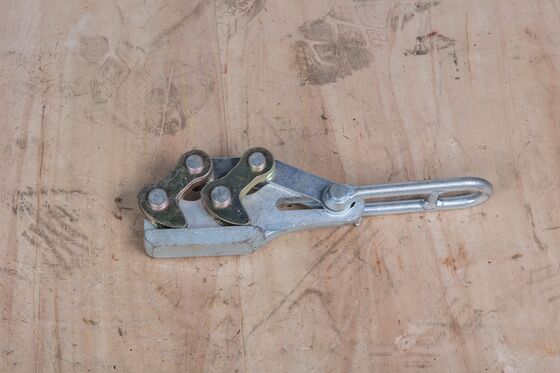 comprar Grampos de tensão de arame de ferro duráveis para 50-70 mm2 com capacidade de carga de 20-30 kN e bloqueio rápido da cam online manufacture