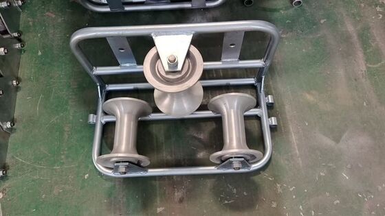 comprar Rolor de guia de cabo de triângulo de alumínio galvanizado de 10kN para instalação suave de cabo online manufacture
