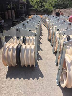 508 ∼ 916 mm Grande diâmetro 20 ∼ 150 kN Carga nominal 7 feixes MC Blocos de cordas de nylon para puxar cabos de linhas de transmissão